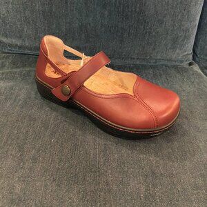 Alegria - Onika Redwood - Multiple Sizes (NEW W/ BOX)